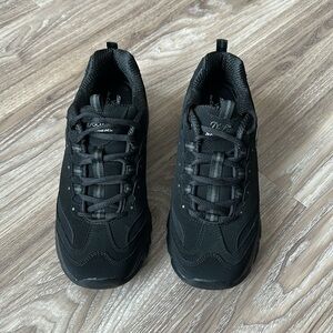 Skechers Dlites Women’s 9.5 Black Sneakers New Without Box